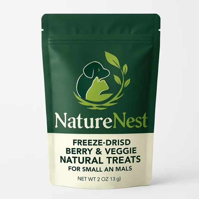 NatureNest Freeze-Dried Berry and Veggie Natural Treats for Small Animals (2 oz)